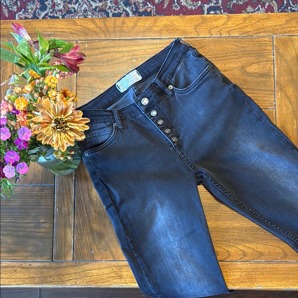 Reagan Black Button-Fly Skinny Jeans